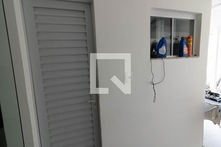 Casa de condomínio à venda com 180m², 3 quartos e 1 vagaÁrea de Serviço