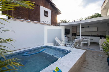 Casa de condomínio à venda com 180m², 3 quartos e 1 vagaPiscina