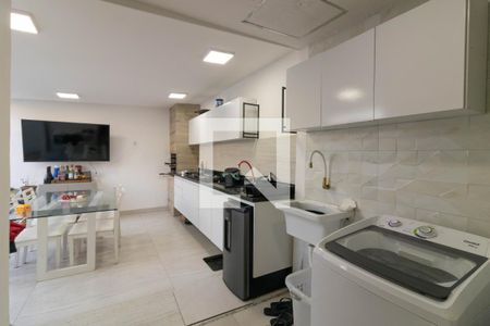 Casa de condomínio à venda com 180m², 3 quartos e 1 vagaCozinha e Área de Serviço