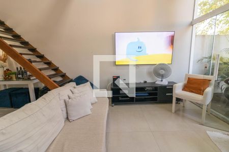 Sala de casa de condomínio à venda com 3 quartos, 180m² em Vargem Pequena, Rio de Janeiro