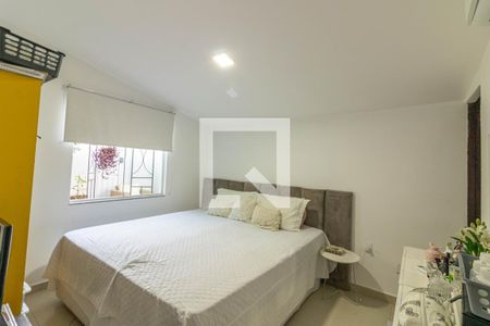 Casa de condomínio à venda com 180m², 3 quartos e 1 vagaSuíte