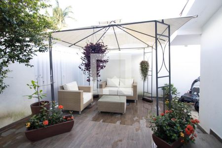 Casa de condomínio à venda com 180m², 3 quartos e 1 vagaFrente da casa