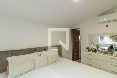 Casa de condomínio à venda com 180m², 3 quartos e 1 vagaSuíte