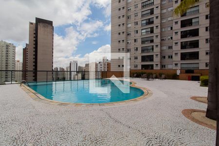 Apartamento para alugar com 247m², 3 quartos e 4 vagas Apartamento para alugar com 247m², 3 quartos e 4 vagasÁrea comum - Piscina
