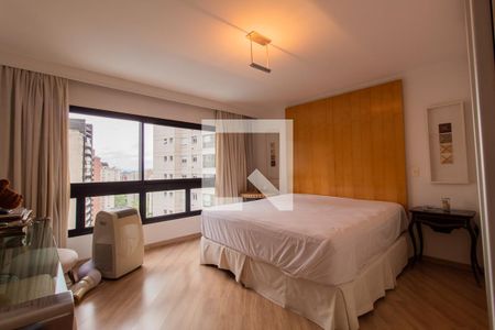 Apartamento para alugar com 247m², 3 quartos e 4 vagas Apartamento para alugar com 247m², 3 quartos e 4 vagasSuíte Master