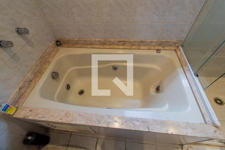 Apartamento para alugar com 247m², 3 quartos e 4 vagas Apartamento para alugar com 247m², 3 quartos e 4 vagasBanheiro da Suíte 2