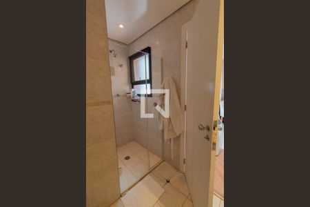 Apartamento para alugar com 247m², 3 quartos e 4 vagas Apartamento para alugar com 247m², 3 quartos e 4 vagasBanheiro da Suíte 1