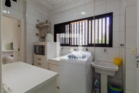 Apartamento para alugar com 247m², 3 quartos e 4 vagas Apartamento para alugar com 247m², 3 quartos e 4 vagasÁrea de Serviço