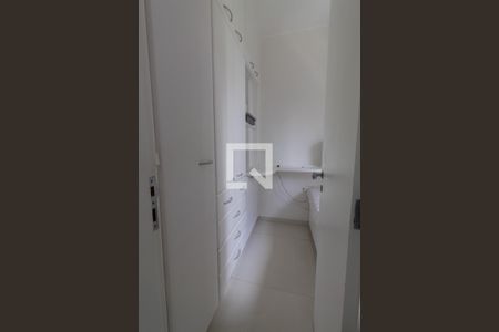 Apartamento para alugar com 247m², 3 quartos e 4 vagas Apartamento para alugar com 247m², 3 quartos e 4 vagasQuarto de Serviço