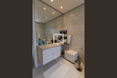 Apartamento para alugar com 247m², 3 quartos e 4 vagas Apartamento para alugar com 247m², 3 quartos e 4 vagasBanheiro da Suíte 2