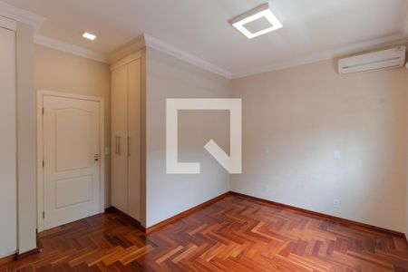 Casa para alugar com 283m², 3 quartos e 4 vagas Casa para alugar com 283m², 3 quartos e 4 vagasSuíte 02
