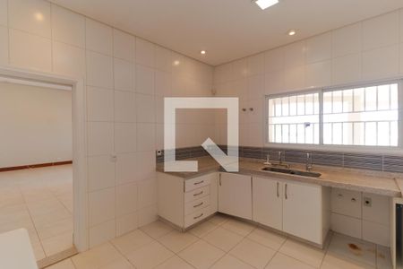 Casa para alugar com 283m², 3 quartos e 4 vagas Casa para alugar com 283m², 3 quartos e 4 vagasCozinha