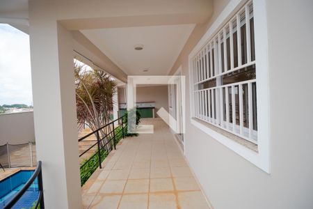 Casa para alugar com 283m², 3 quartos e 4 vagas Casa para alugar com 283m², 3 quartos e 4 vagasVaranda