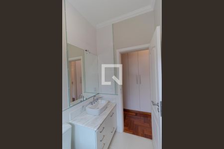 Casa para alugar com 283m², 3 quartos e 4 vagas Casa para alugar com 283m², 3 quartos e 4 vagasBanheiro da Suíte 02