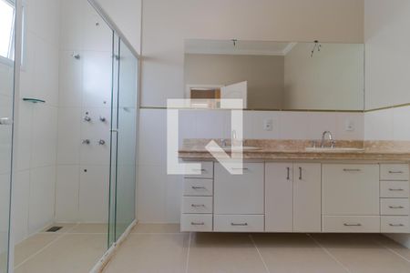 Casa para alugar com 283m², 3 quartos e 4 vagas Casa para alugar com 283m², 3 quartos e 4 vagasBanheiro da Suíte 01