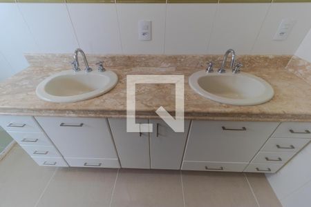 Casa para alugar com 283m², 3 quartos e 4 vagas Casa para alugar com 283m², 3 quartos e 4 vagasBanheiro da Suíte 01