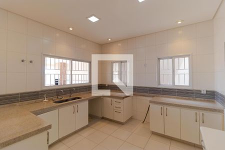 Casa para alugar com 283m², 3 quartos e 4 vagas Casa para alugar com 283m², 3 quartos e 4 vagasCozinha