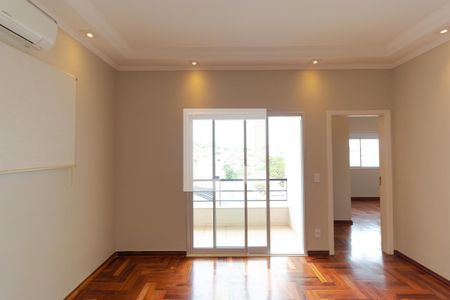 Casa para alugar com 283m², 3 quartos e 4 vagas Casa para alugar com 283m², 3 quartos e 4 vagasSala de TV