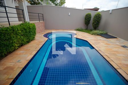 Casa para alugar com 283m², 3 quartos e 4 vagas Casa para alugar com 283m², 3 quartos e 4 vagasPiscina