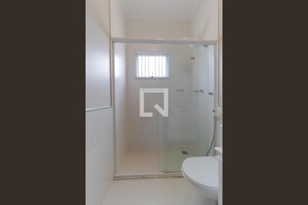 Casa para alugar com 283m², 3 quartos e 4 vagas Casa para alugar com 283m², 3 quartos e 4 vagasBanheiro da Suíte 02