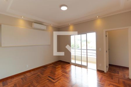 Casa para alugar com 283m², 3 quartos e 4 vagas Casa para alugar com 283m², 3 quartos e 4 vagasSala de TV