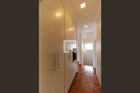 Casa para alugar com 283m², 3 quartos e 4 vagas Casa para alugar com 283m², 3 quartos e 4 vagasCorredor