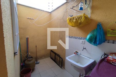 Casa de condomínio à venda com 68m², 2 quartos e 1 vaga Casa de condomínio à venda com 68m², 2 quartos e 1 vagaÁrea de Serviço