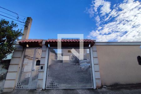 Casa de condomínio à venda com 68m², 2 quartos e 1 vaga Casa de condomínio à venda com 68m², 2 quartos e 1 vagaFachada