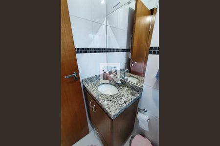 Casa de condomínio à venda com 68m², 2 quartos e 1 vaga Casa de condomínio à venda com 68m², 2 quartos e 1 vagaBanheiro da Suíte 1