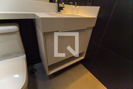 Apartamento à venda com 54m², 2 quartos e 1 vagaDetalhe Banheiro 2