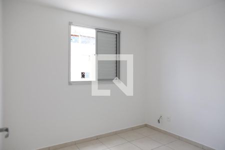 Quarto 2 de apartamento para alugar com 2 quartos, 45m² em São João Batista (venda Nova), Belo Horizonte