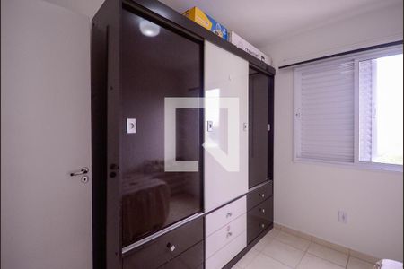 Quarto 1 de apartamento para alugar com 2 quartos, 50m² em Parque Fongaro, São Paulo