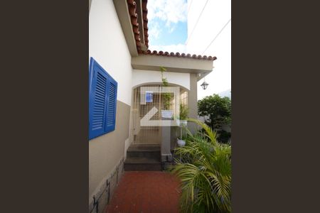 Casa à venda com 300m², 4 quartos e 4 vagasPlaca instalada