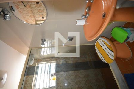 Casa à venda com 300m², 4 quartos e 4 vagasBanheiro 2