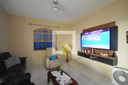 Sala de casa à venda com 4 quartos, 300m² em Penha Circular, Rio de Janeiro