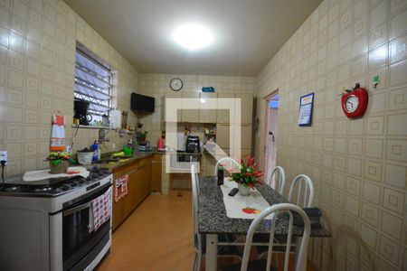 Casa à venda com 300m², 4 quartos e 4 vagasCozinha