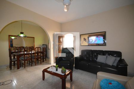 Sala de casa à venda com 4 quartos, 300m² em Penha Circular, Rio de Janeiro