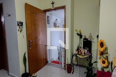 Sala de casa de condomínio à venda com 3 quartos, 120m² em Utinga, Santo André