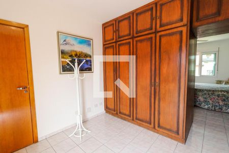 Casa à venda com 500m², 4 quartos e 3 vagas Casa à venda com 500m², 4 quartos e 3 vagasCloset - Suíte 1
