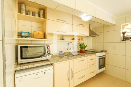 Casa à venda com 500m², 4 quartos e 3 vagas Casa à venda com 500m², 4 quartos e 3 vagasÁrea Gourmet/Piscina