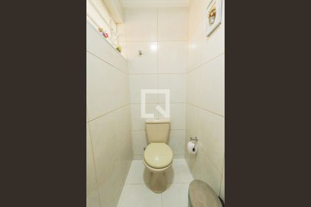 Casa à venda com 500m², 4 quartos e 3 vagas Casa à venda com 500m², 4 quartos e 3 vagasLavabo