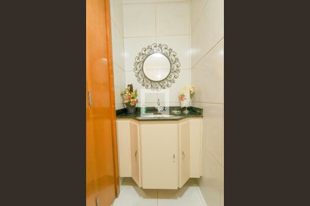 Casa à venda com 500m², 4 quartos e 3 vagas Casa à venda com 500m², 4 quartos e 3 vagasLavabo