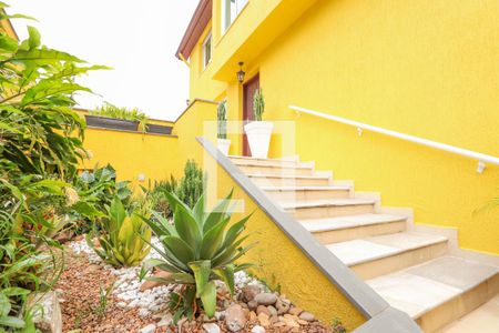 Casa à venda com 500m², 4 quartos e 3 vagas Casa à venda com 500m², 4 quartos e 3 vagasEntrada