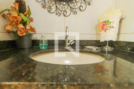 Casa à venda com 500m², 4 quartos e 3 vagas Casa à venda com 500m², 4 quartos e 3 vagasLavabo