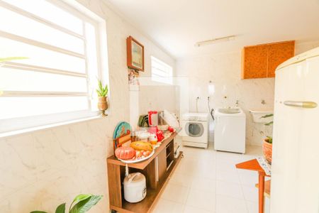 Casa à venda com 500m², 4 quartos e 3 vagas Casa à venda com 500m², 4 quartos e 3 vagasÁrea de Serviço