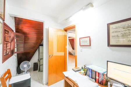 Casa à venda com 500m², 4 quartos e 3 vagas Casa à venda com 500m², 4 quartos e 3 vagasEscritório