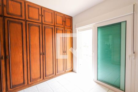 Casa à venda com 500m², 4 quartos e 3 vagas Casa à venda com 500m², 4 quartos e 3 vagasCloset - Suíte 1