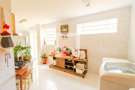 Casa à venda com 500m², 4 quartos e 3 vagas Casa à venda com 500m², 4 quartos e 3 vagasÁrea de Serviço