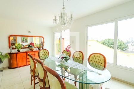 Casa à venda com 500m², 4 quartos e 3 vagas Casa à venda com 500m², 4 quartos e 3 vagasSala de Jantar