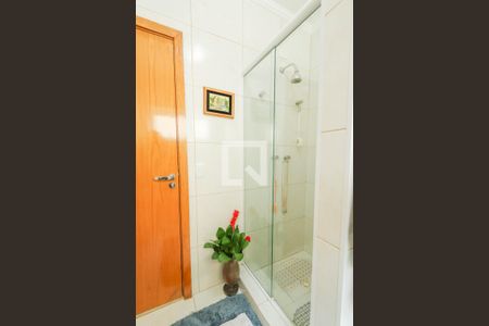 Casa à venda com 500m², 4 quartos e 3 vagas Casa à venda com 500m², 4 quartos e 3 vagasBanheiro Social 2